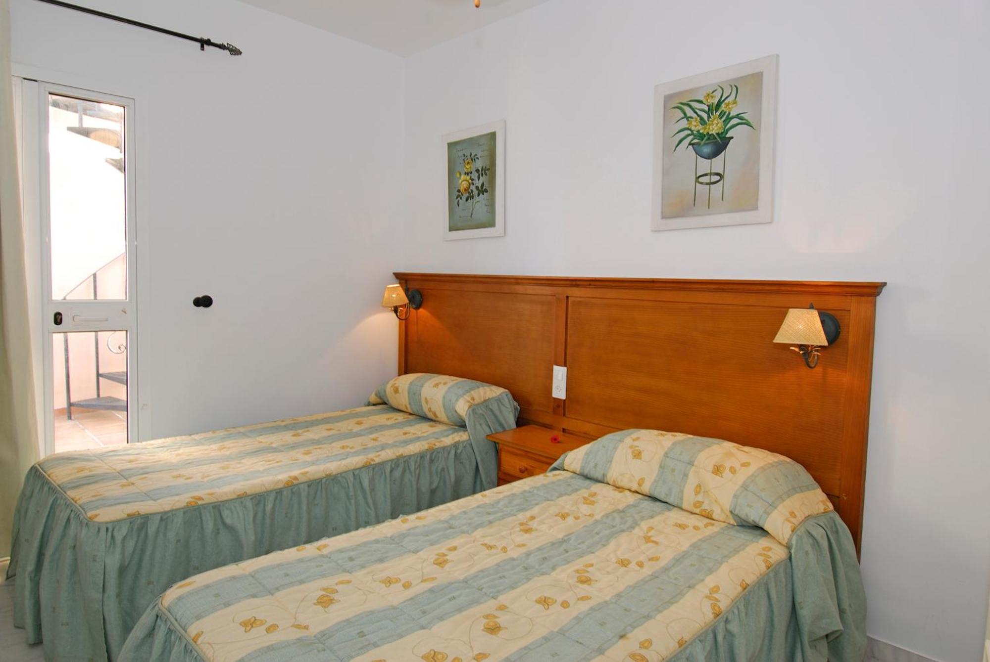 Apartamentos Hc Burriana Playa Nerja Exterior photo