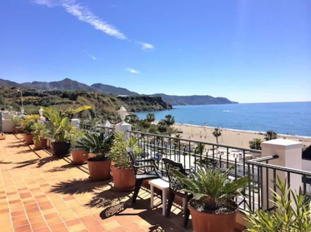 Apartamentos Hc Burriana Playa Nerja Exterior photo