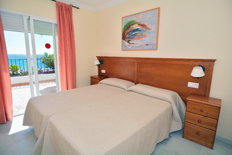 Apartamentos Hc Burriana Playa Nerja Exterior photo
